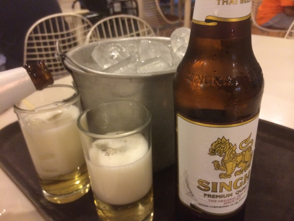 タイと言えば氷入りのビール